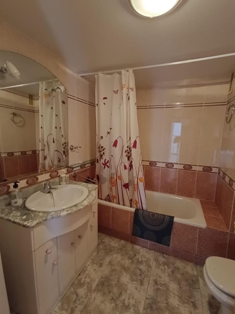 4 bedroom Apartment for sale in Aguilas with garage - € 300,000 (Ref: 9892756)