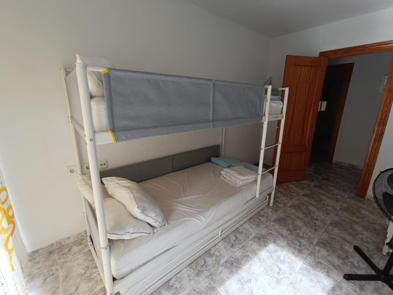 4 bedroom Apartment for sale in Aguilas with garage - € 300,000 (Ref: 9892756)
