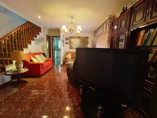 4 bedroom Apartment for sale in Aguilas with garage - € 218,900 (Ref: 9892761)