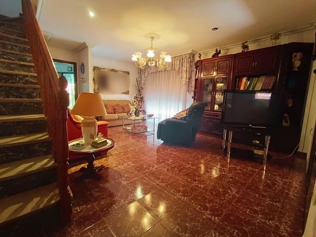 4 bedroom Apartment for sale in Aguilas with garage - € 218,900 (Ref: 9892761)