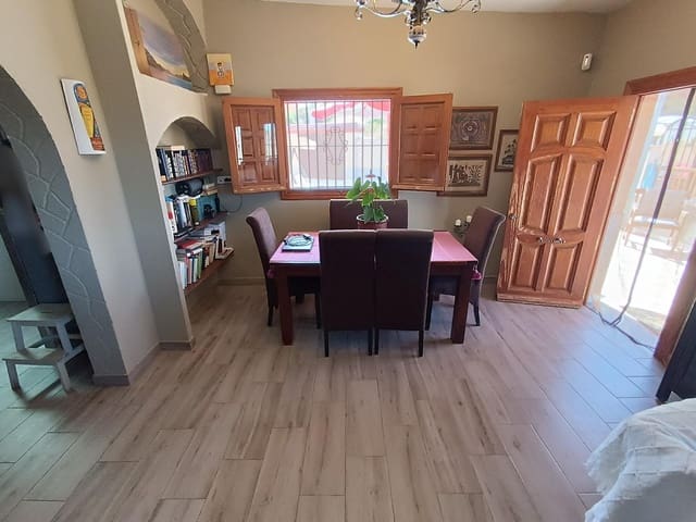 4 bedroom Villa for sale in Aguilas with pool garage - € 375,000 (Ref: 9892763)