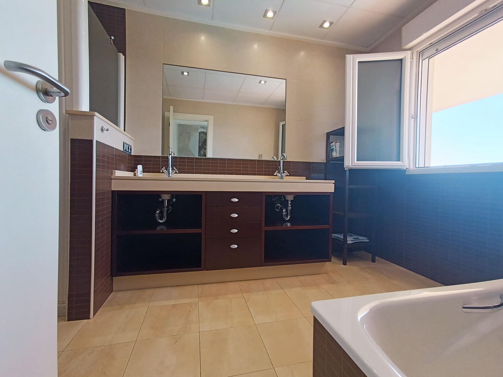 7 bedroom Villa for sale in Aguilas with pool garage - € 1,800,000 (Ref: 9892764)
