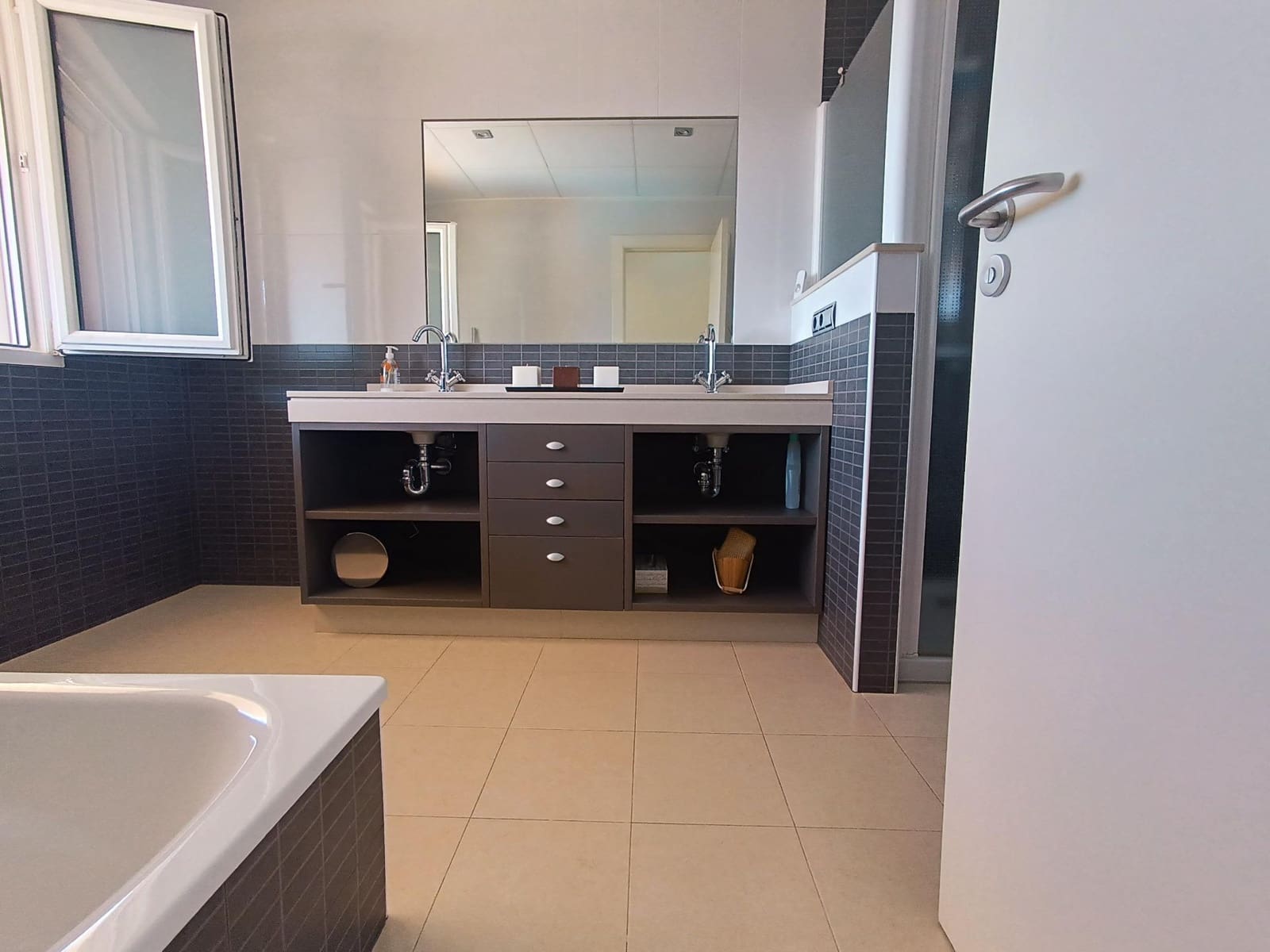 7 bedroom Villa for sale in Aguilas with pool garage - € 1,800,000 (Ref: 9892764)