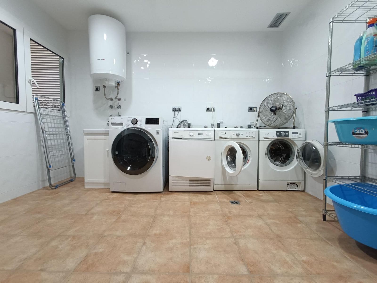 7 bedroom Villa for sale in Aguilas with pool garage - € 1,800,000 (Ref: 9892764)