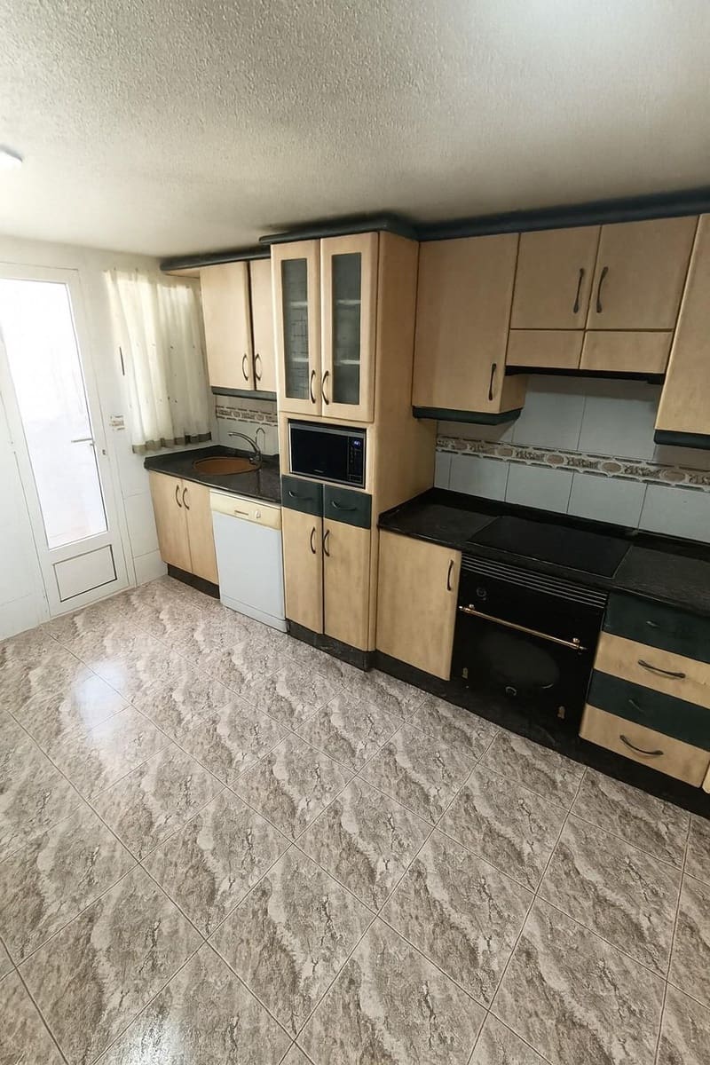 4 bedroom Flat for sale in Aguilas with garage - € 199,900 (Ref: 9892797)