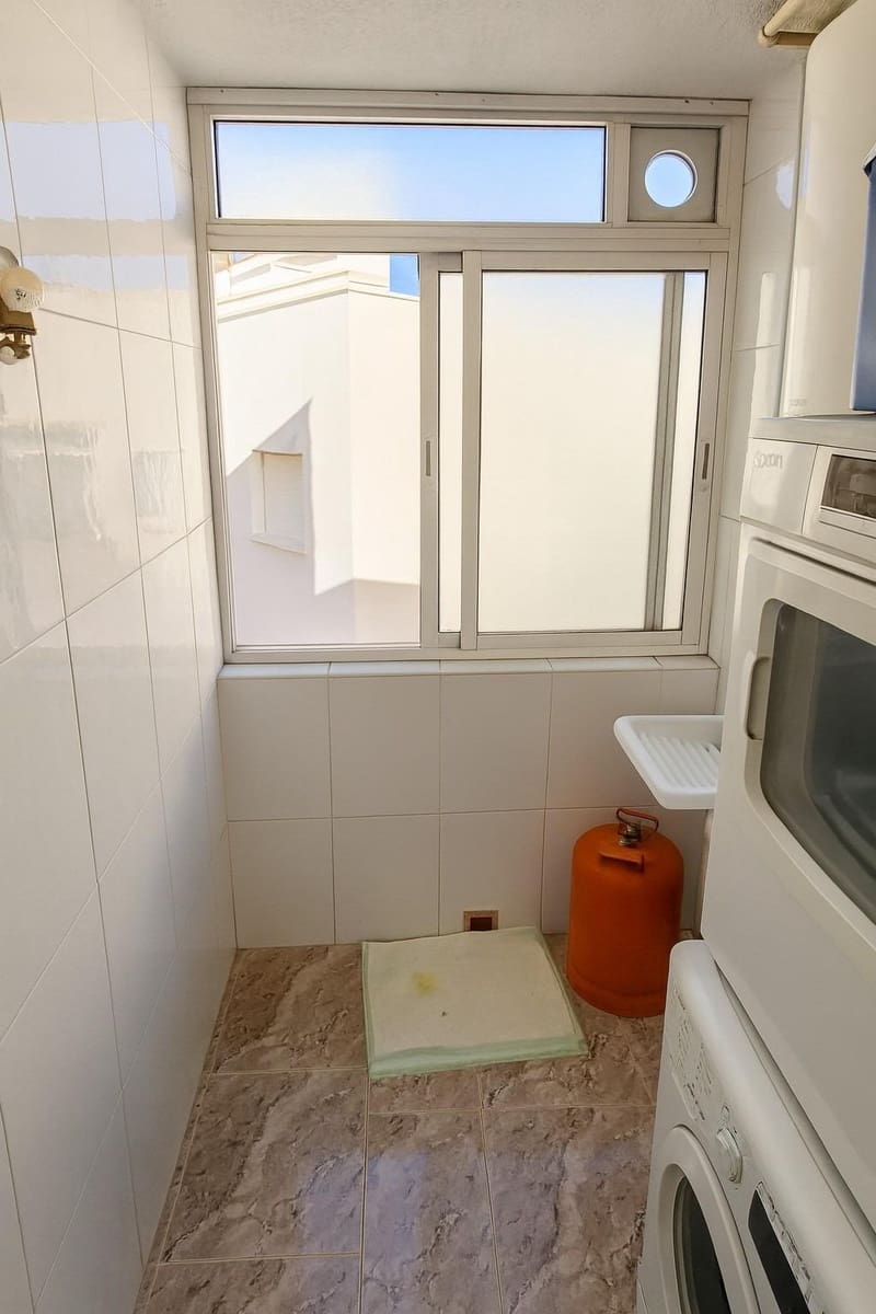 4 bedroom Flat for sale in Aguilas with garage - € 199,900 (Ref: 9892797)
