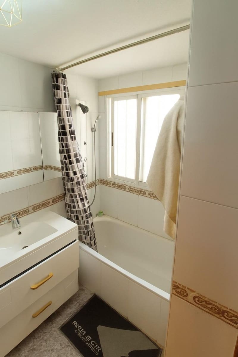 4 bedroom Flat for sale in Aguilas with garage - € 199,900 (Ref: 9892797)