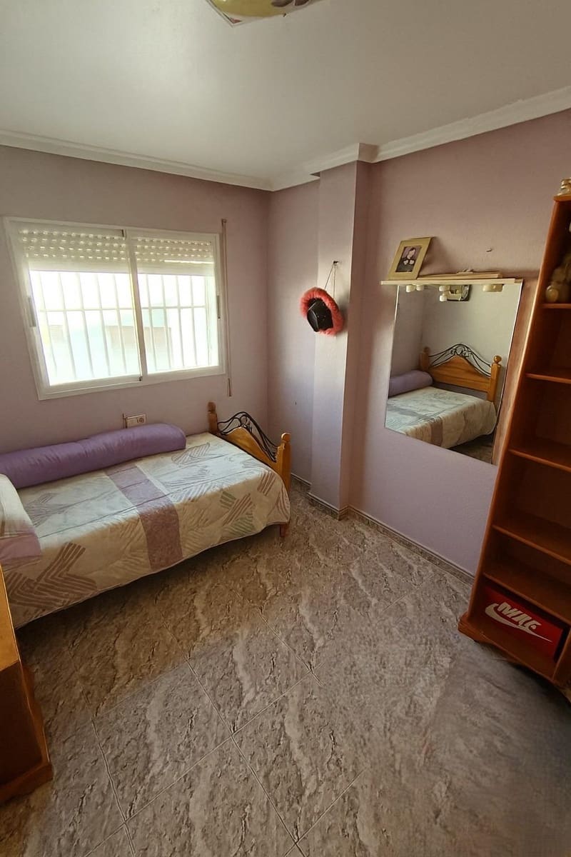 4 bedroom Flat for sale in Aguilas with garage - € 199,900 (Ref: 9892797)