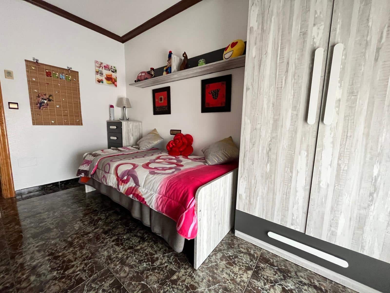 4 bedroom Villa for sale in Aguilas with garage - € 345,000 (Ref: 9892808)