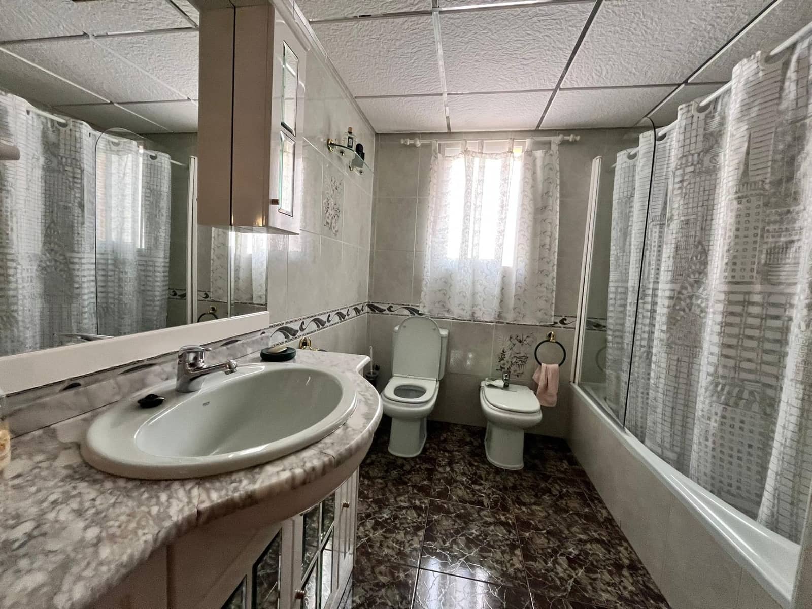 4 bedroom Villa for sale in Aguilas with garage - € 345,000 (Ref: 9892808)