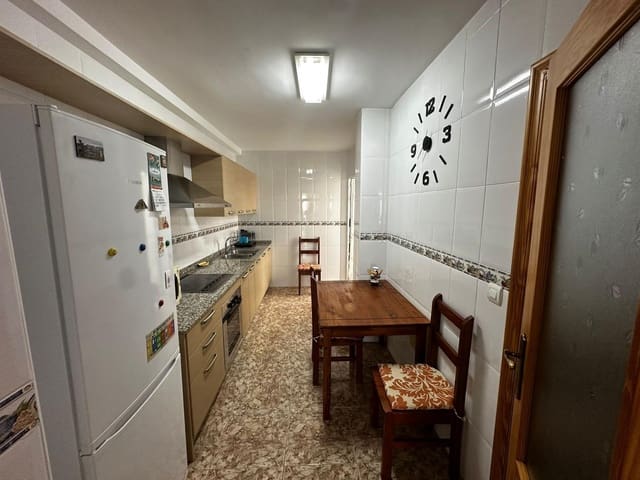 Piso de 4 habitaciones en Aguilas en venta - 149.900 € (Ref: 9892820)
