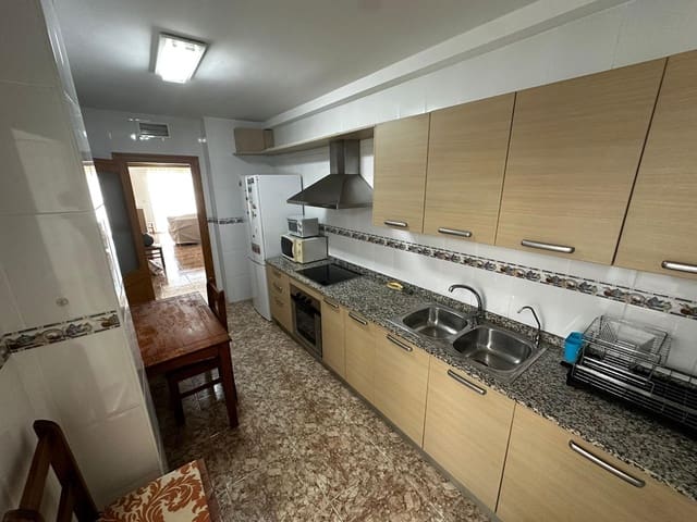 Piso de 4 habitaciones en Aguilas en venta - 149.900 € (Ref: 9892820)