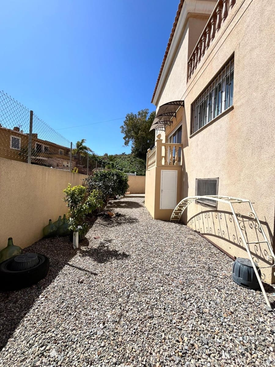 Chalet de 4 habitaciones en Los Collados en venta con garaje - 339.900 € (Ref: 9892823)