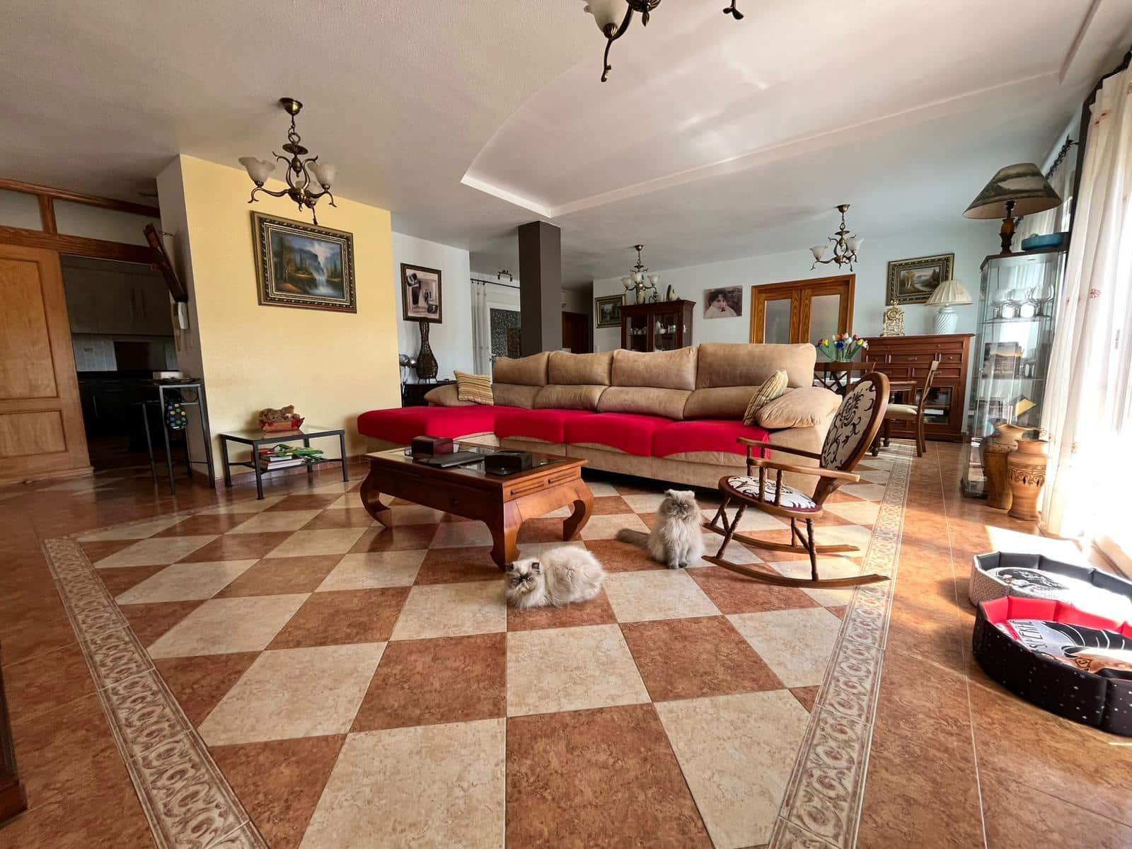Chalet de 4 habitaciones en Los Collados en venta con garaje - 339.900 € (Ref: 9892823)