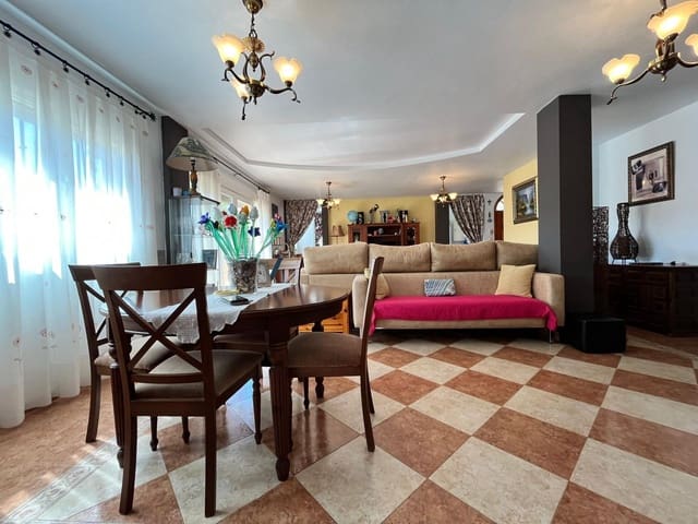 Chalet de 4 habitaciones en Los Collados, Aguilas en venta con garaje - 339.900 € (Ref: 9892823)
