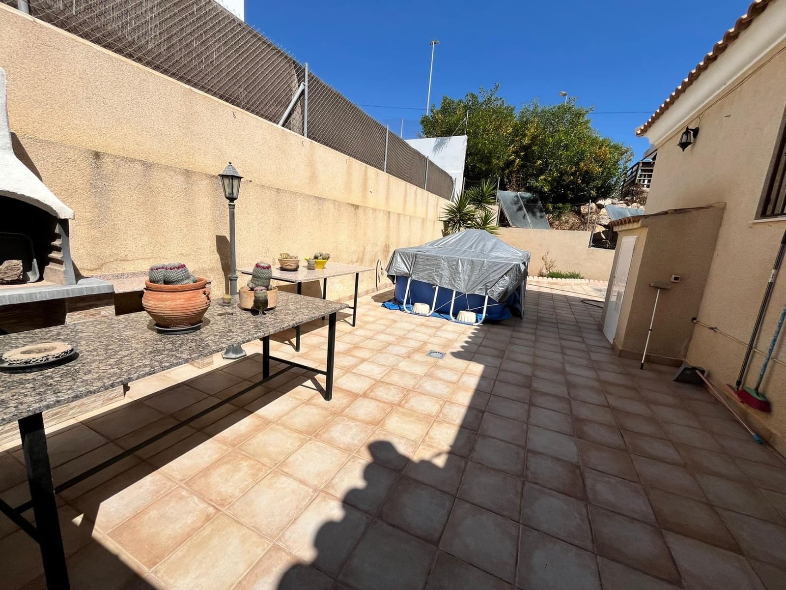 Chalet de 4 habitaciones en Los Collados en venta con garaje - 339.900 € (Ref: 9892823)