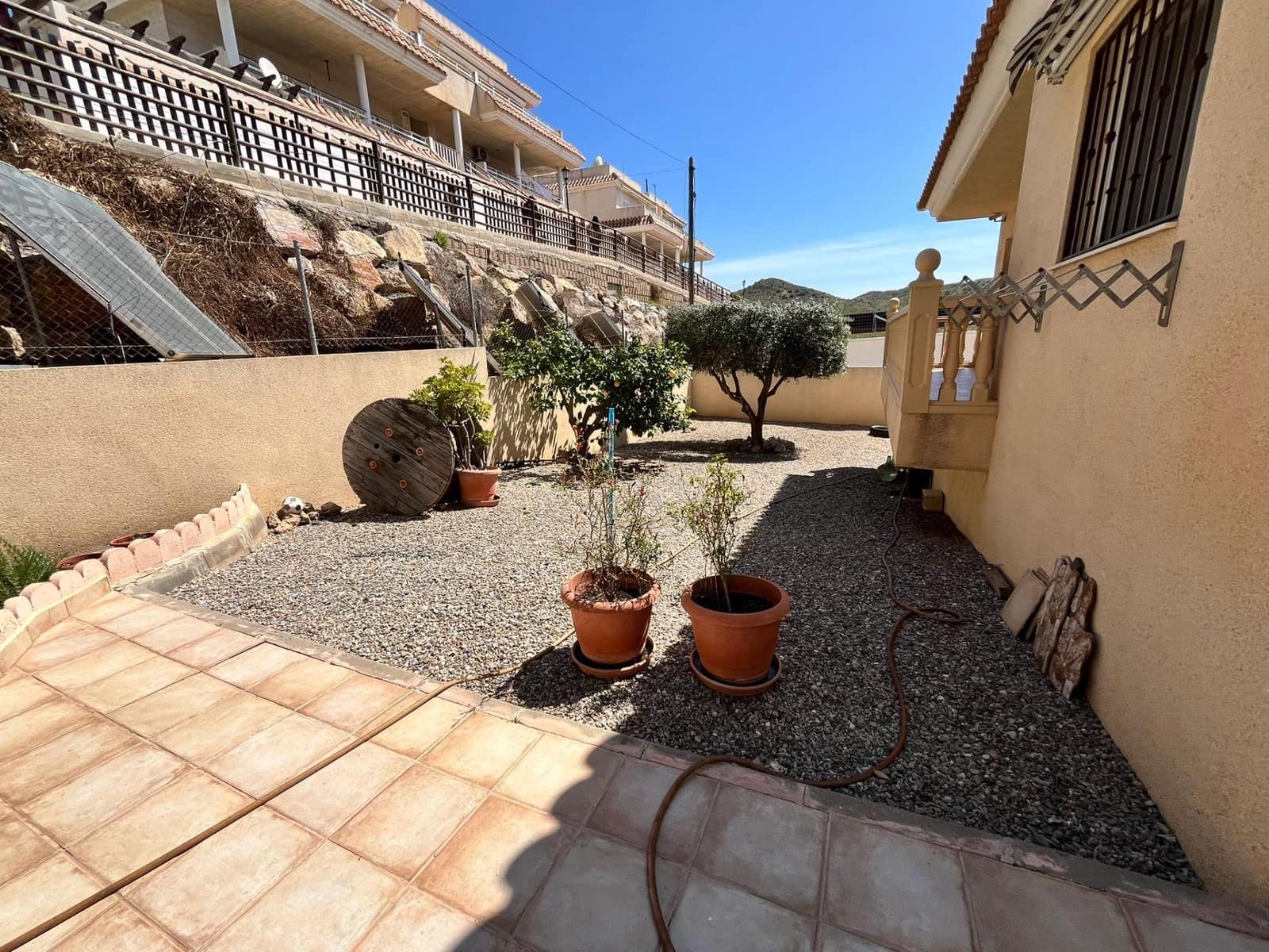 Chalet de 4 habitaciones en Los Collados en venta con garaje - 339.900 € (Ref: 9892823)
