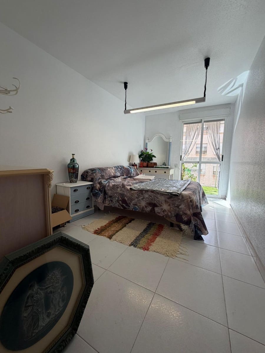 Piso de 3 habitaciones en Aguilas en venta - 152.900 € (Ref: 9892828)
