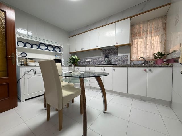 Piso de 3 habitaciones en Aguilas en venta - 152.900 € (Ref: 9892828)