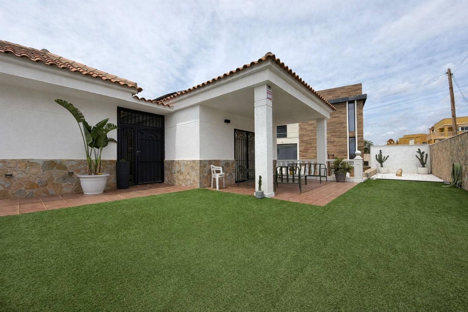 5 sovrum Villa till salu i Calarreona med pool garage - 485 000 € (Ref: 9892836)