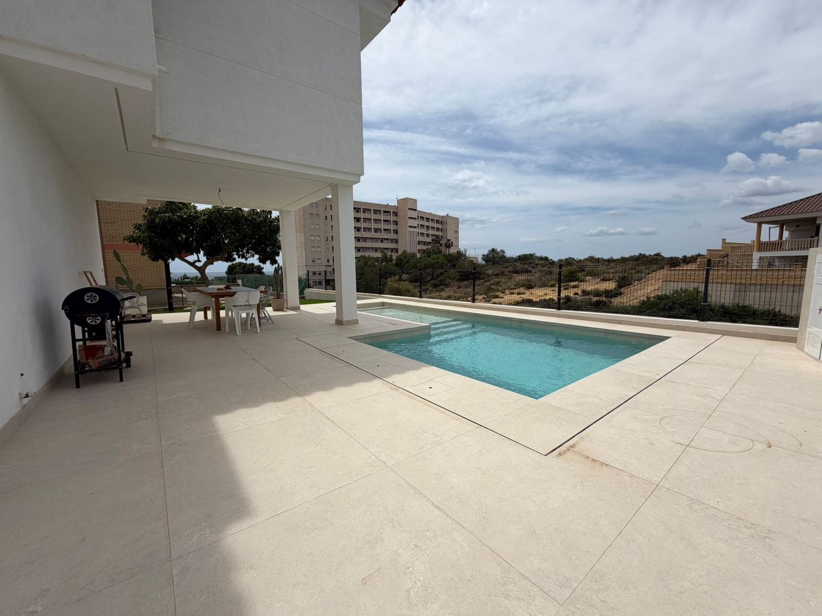 5 sovrum Villa till salu i Calarreona med pool garage - 485 000 € (Ref: 9892836)