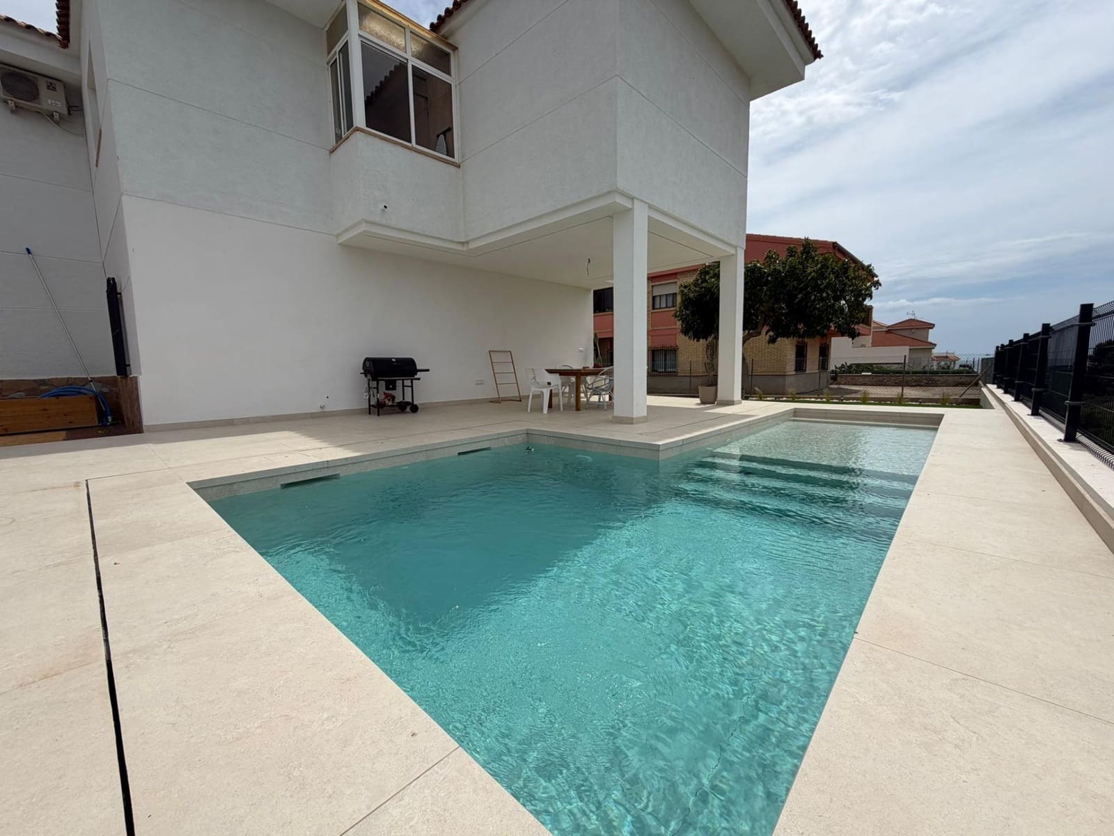 5 sovrum Villa till salu i Calarreona med pool garage - 485 000 € (Ref: 9892836)