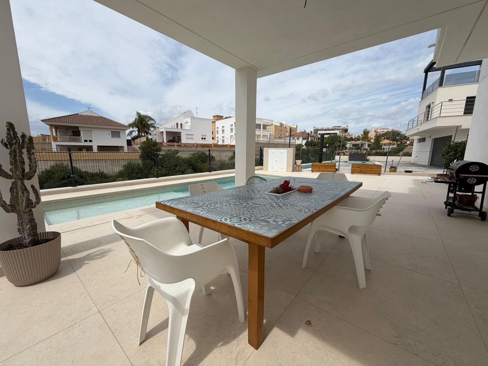 5 sovrum Villa till salu i Calarreona med pool garage - 485 000 € (Ref: 9892836)
