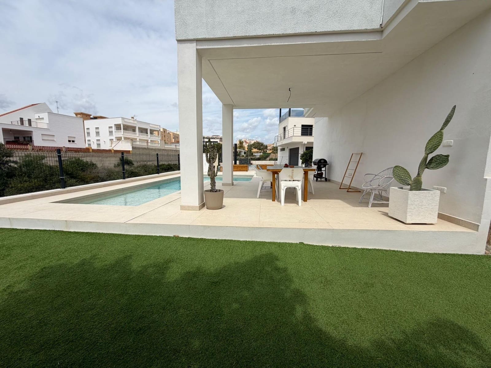 5 sovrum Villa till salu i Calarreona med pool garage - 485 000 € (Ref: 9892836)