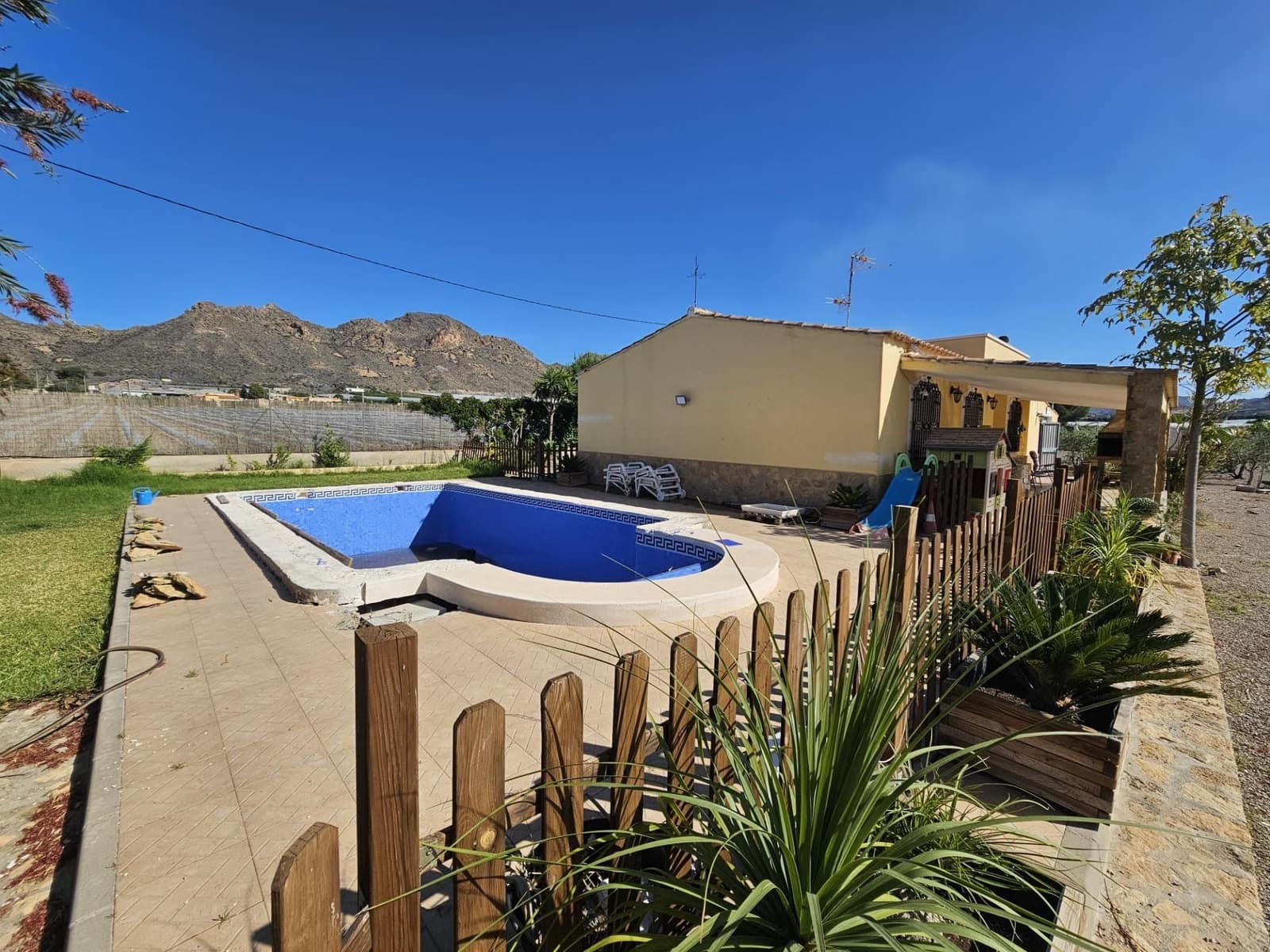 3 soveværelse Finca/Landehus til salg i Aguilas med swimmingpool garage - € 250.000 (Ref: 9892848)