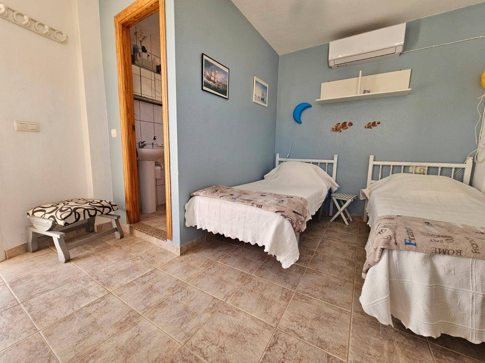 Chalet de 4 habitaciones en Calabardina en venta con garaje - 335.000 € (Ref: 9892849)