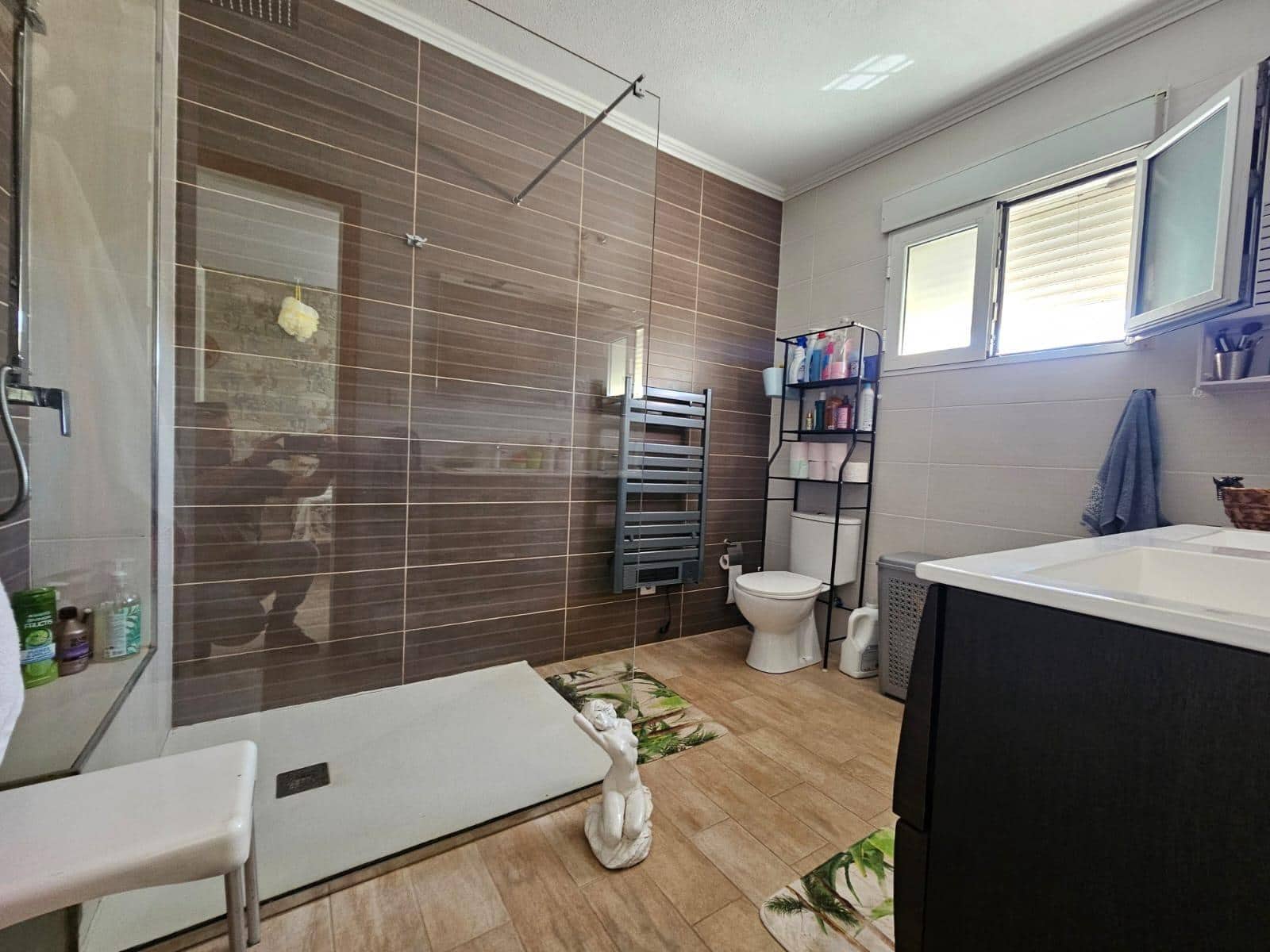 Chalet de 4 habitaciones en Calabardina en venta con garaje - 335.000 € (Ref: 9892849)