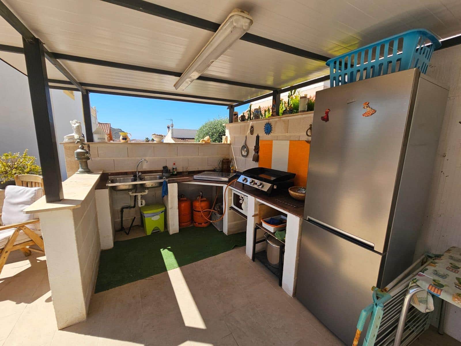 Chalet de 4 habitaciones en Calabardina en venta con garaje - 335.000 € (Ref: 9892849)