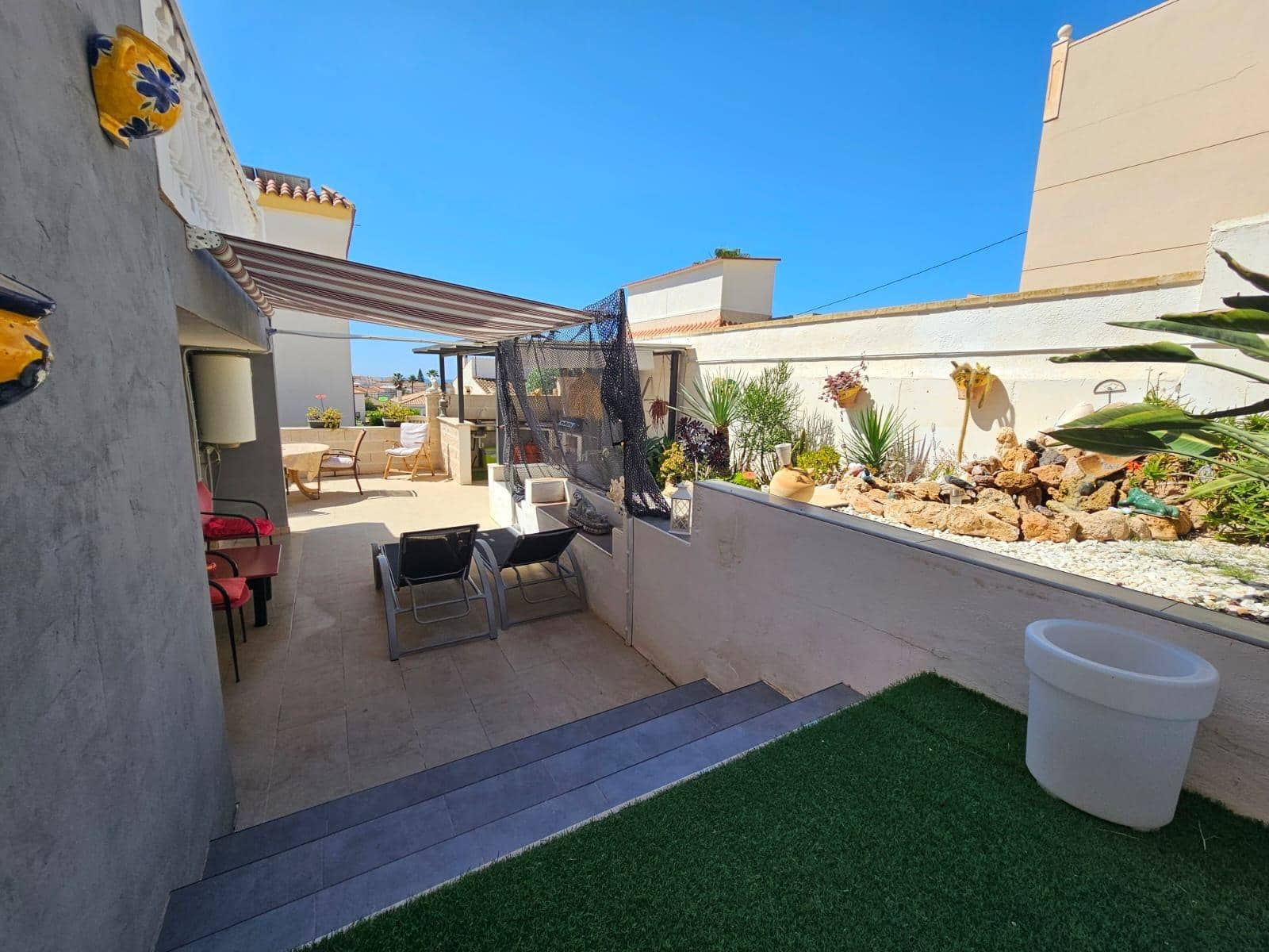 Chalet de 4 habitaciones en Calabardina en venta con garaje - 335.000 € (Ref: 9892849)
