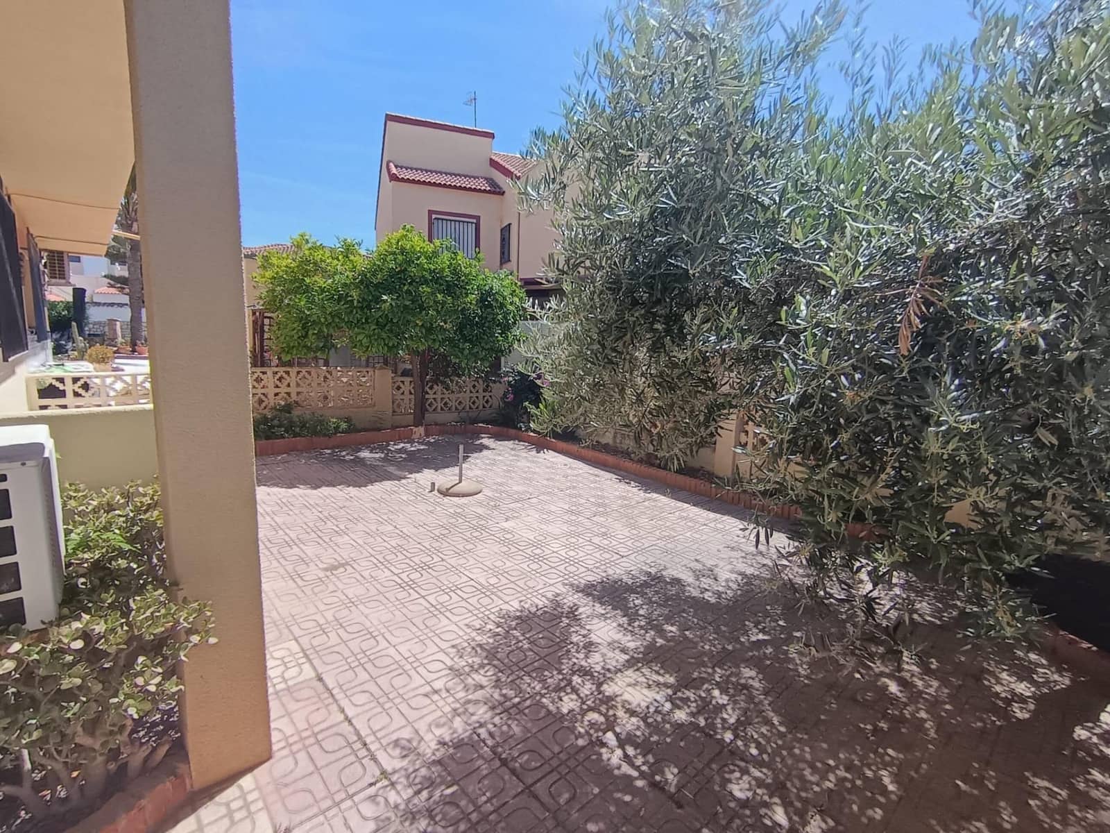 Chalet de 4 habitaciones en San Juan de los Terreros en venta con garaje - 280.000 € (Ref: 9892853)