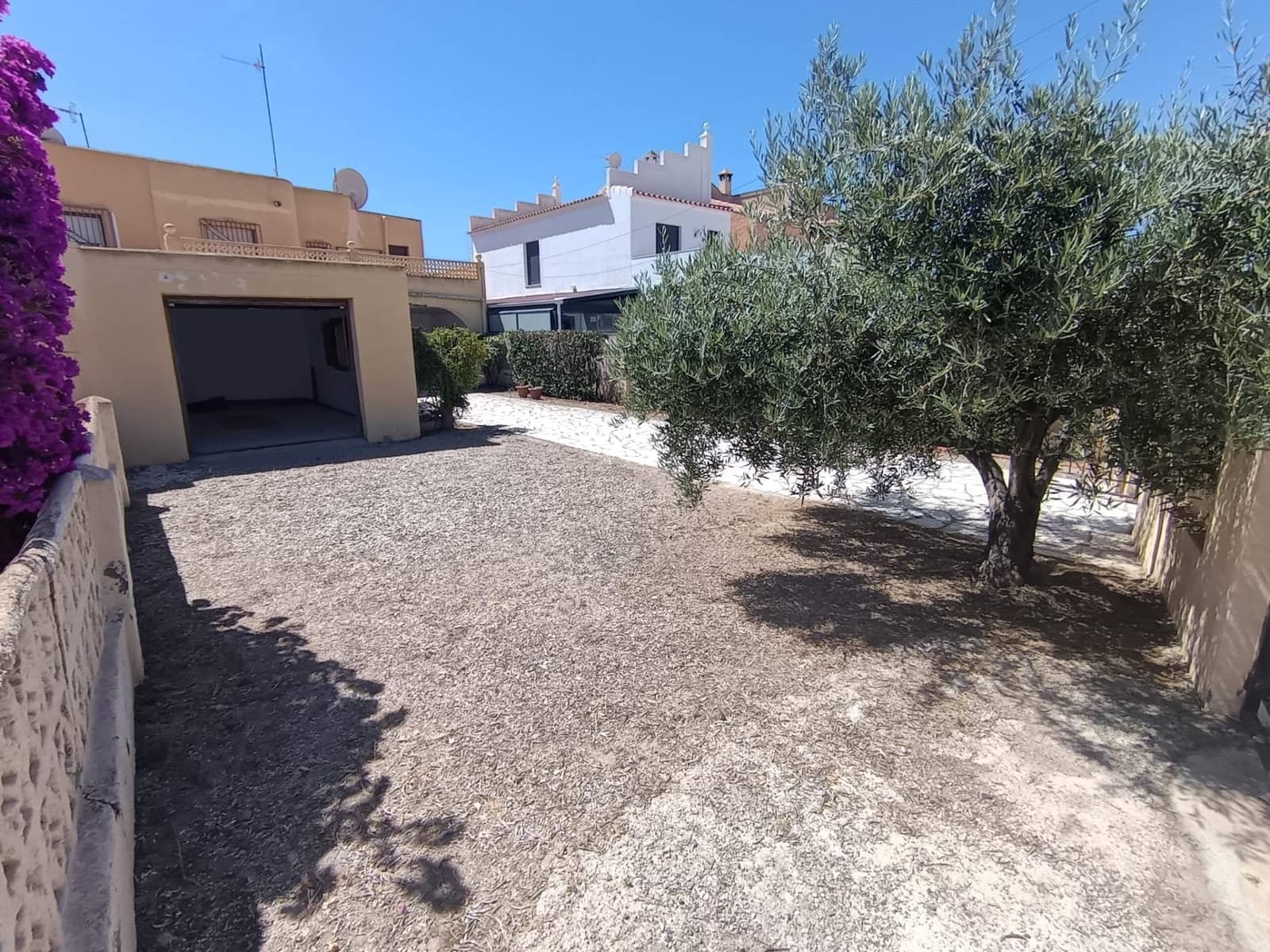 Chalet de 4 habitaciones en San Juan de los Terreros en venta con garaje - 280.000 € (Ref: 9892853)