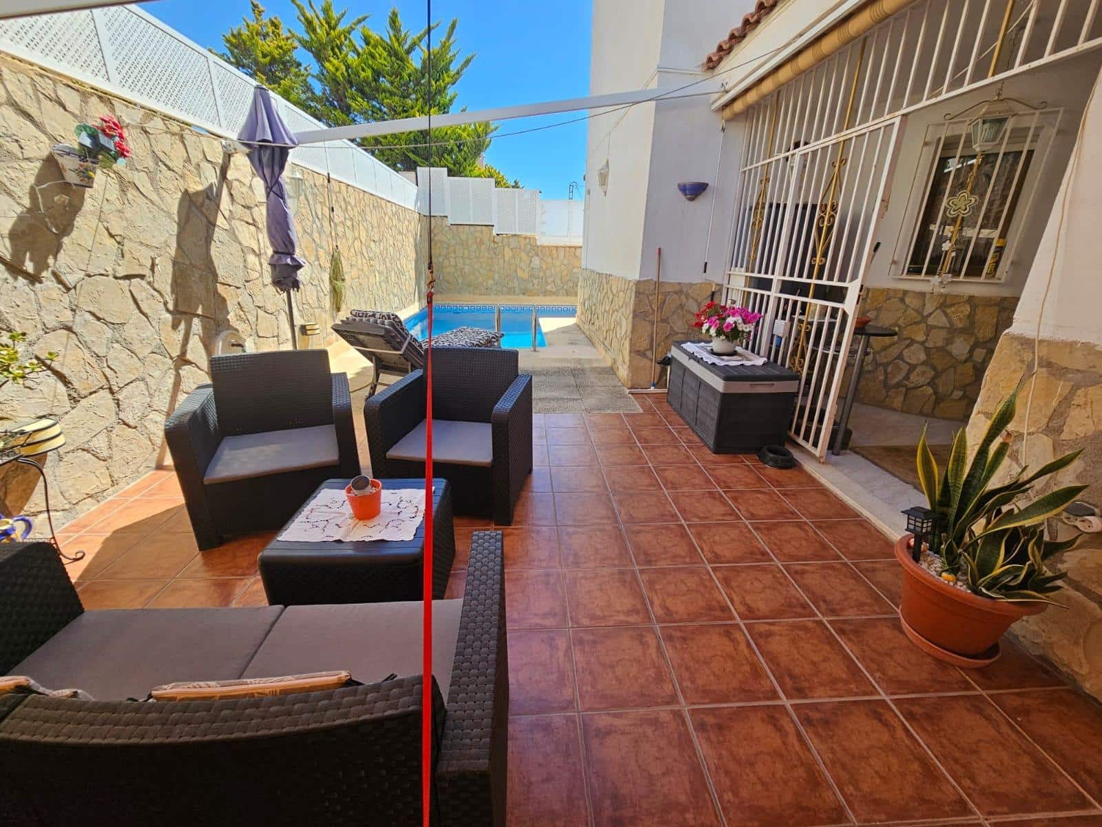 4 bedroom Villa for sale in Calabardina with pool garage - € 450,000 (Ref: 9892854)