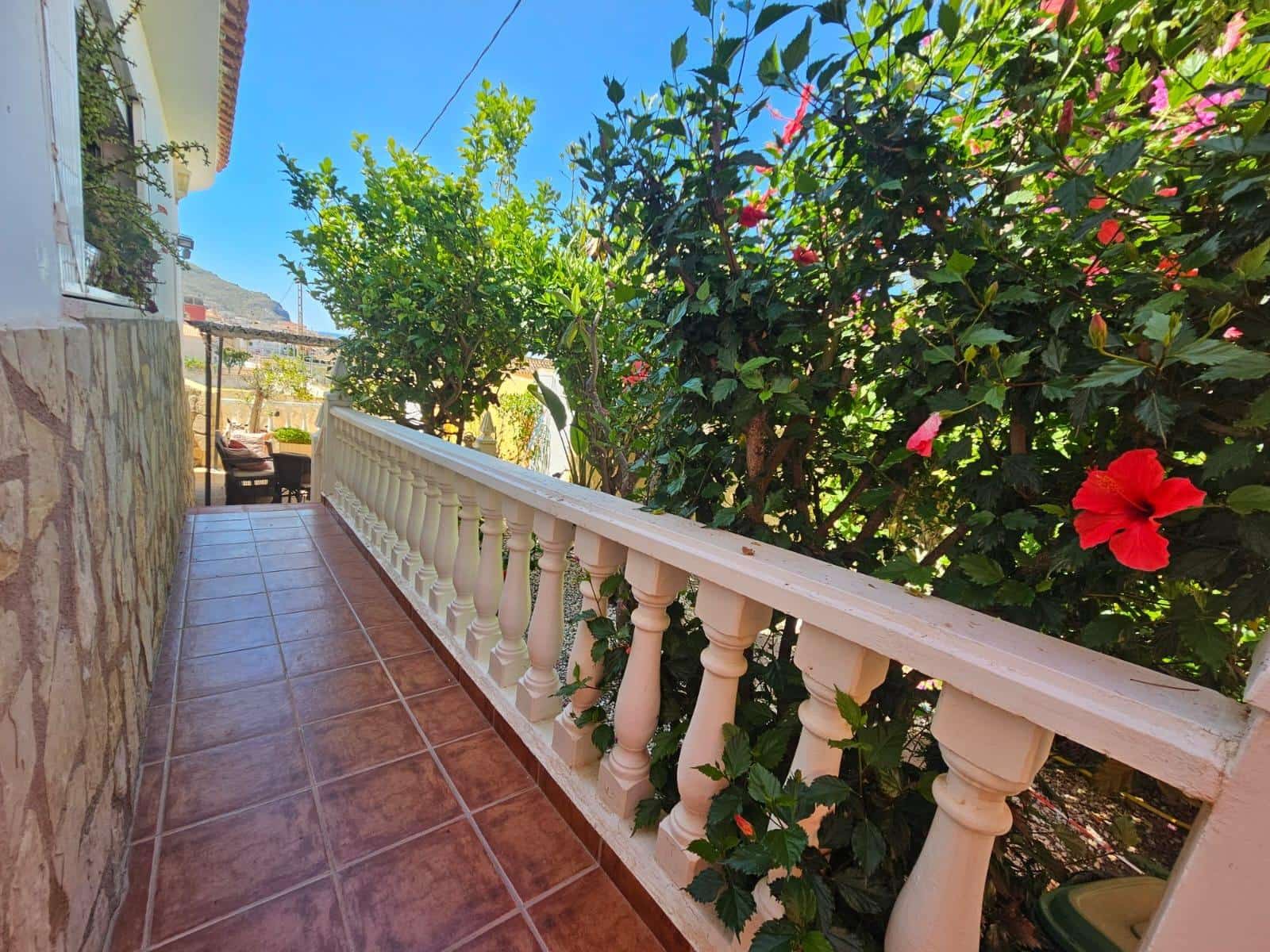 4 bedroom Villa for sale in Calabardina with pool garage - € 450,000 (Ref: 9892854)