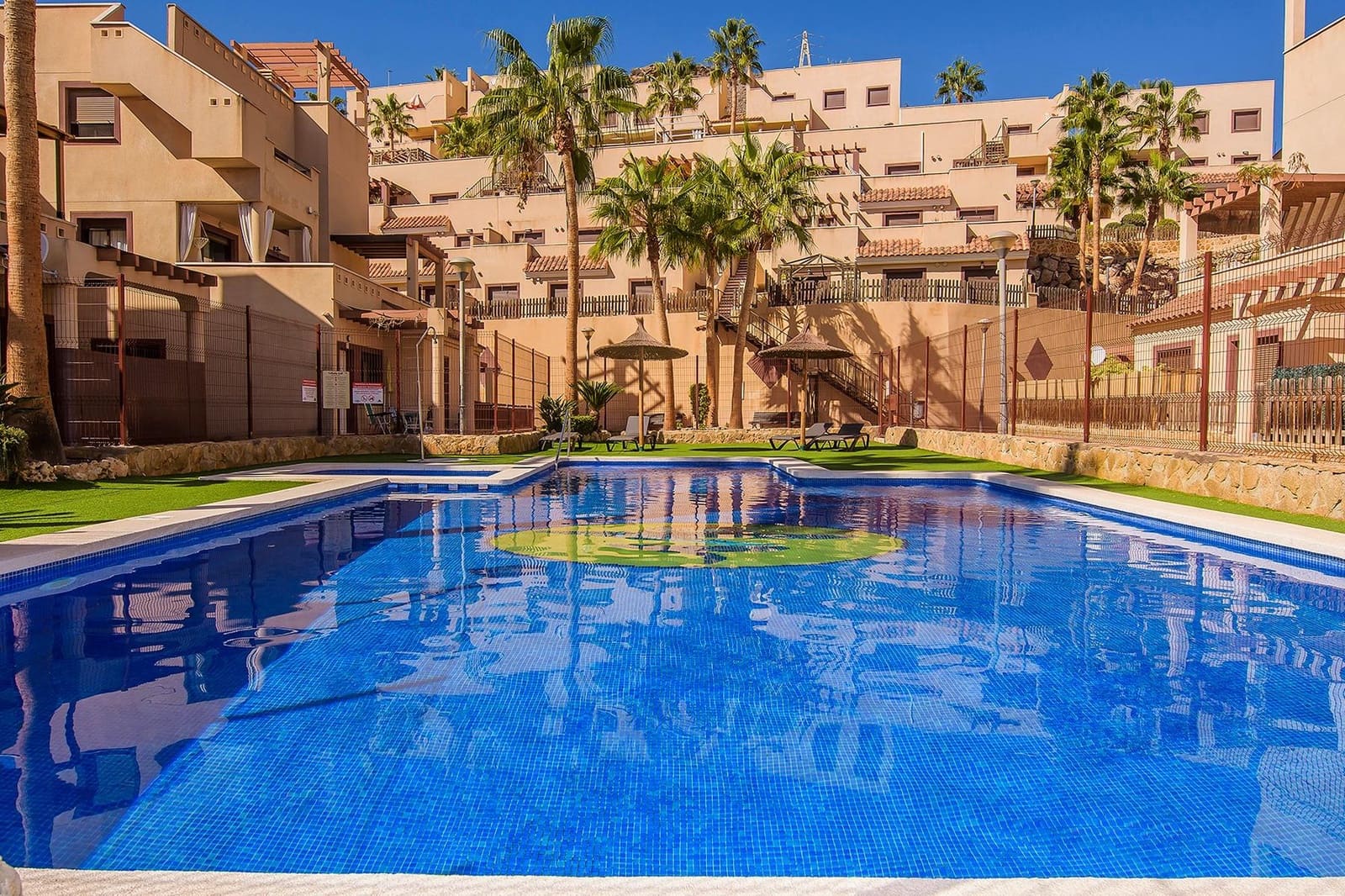 2 bedroom Penthouse for sale in Aguilas with pool - € 145,000 (Ref: 9892869)