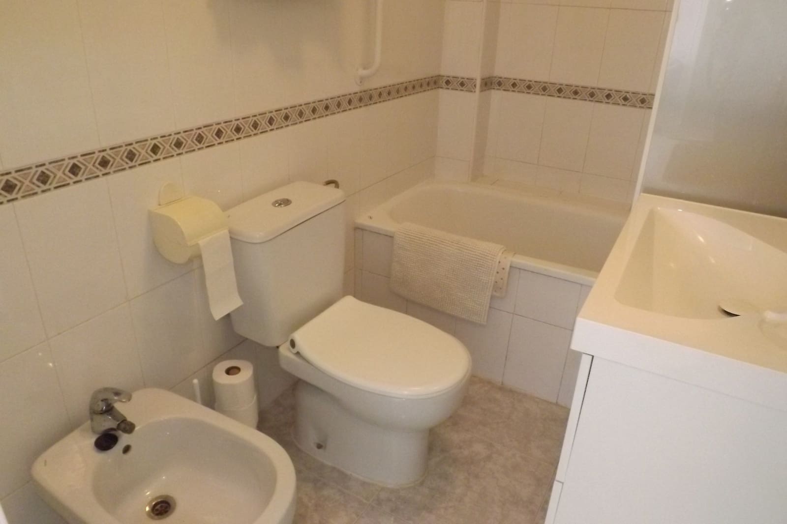 3 quarto Bungalow para venda em Torrevieja com piscina - 130 000 € (Ref: 9895003)