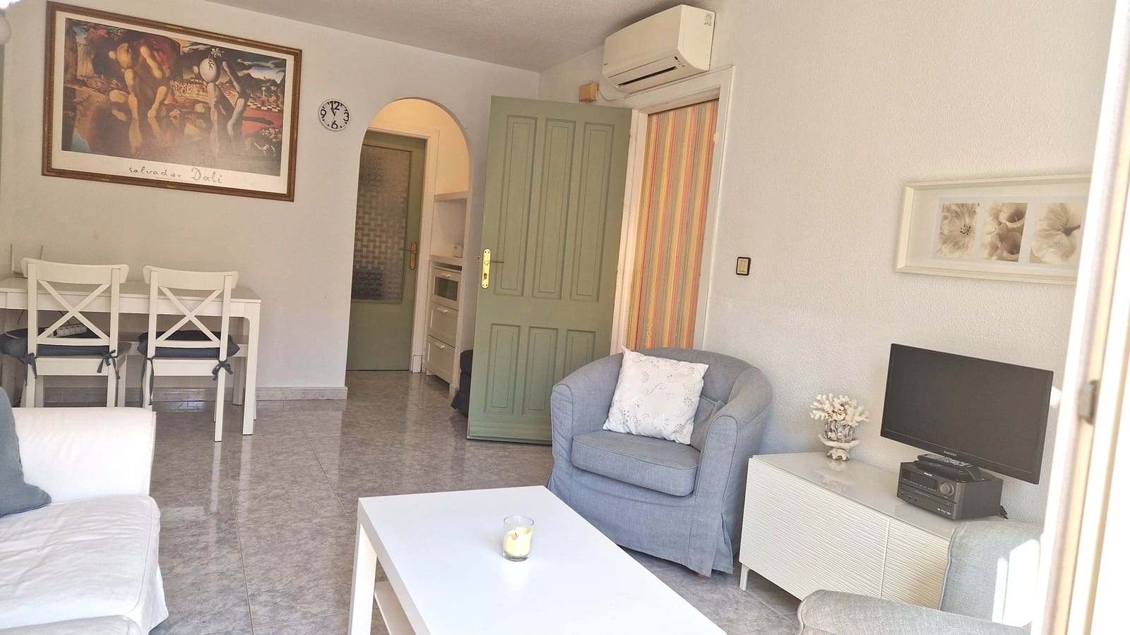 3 quarto Bungalow para venda em Torrevieja com piscina - 130 000 € (Ref: 9895003)