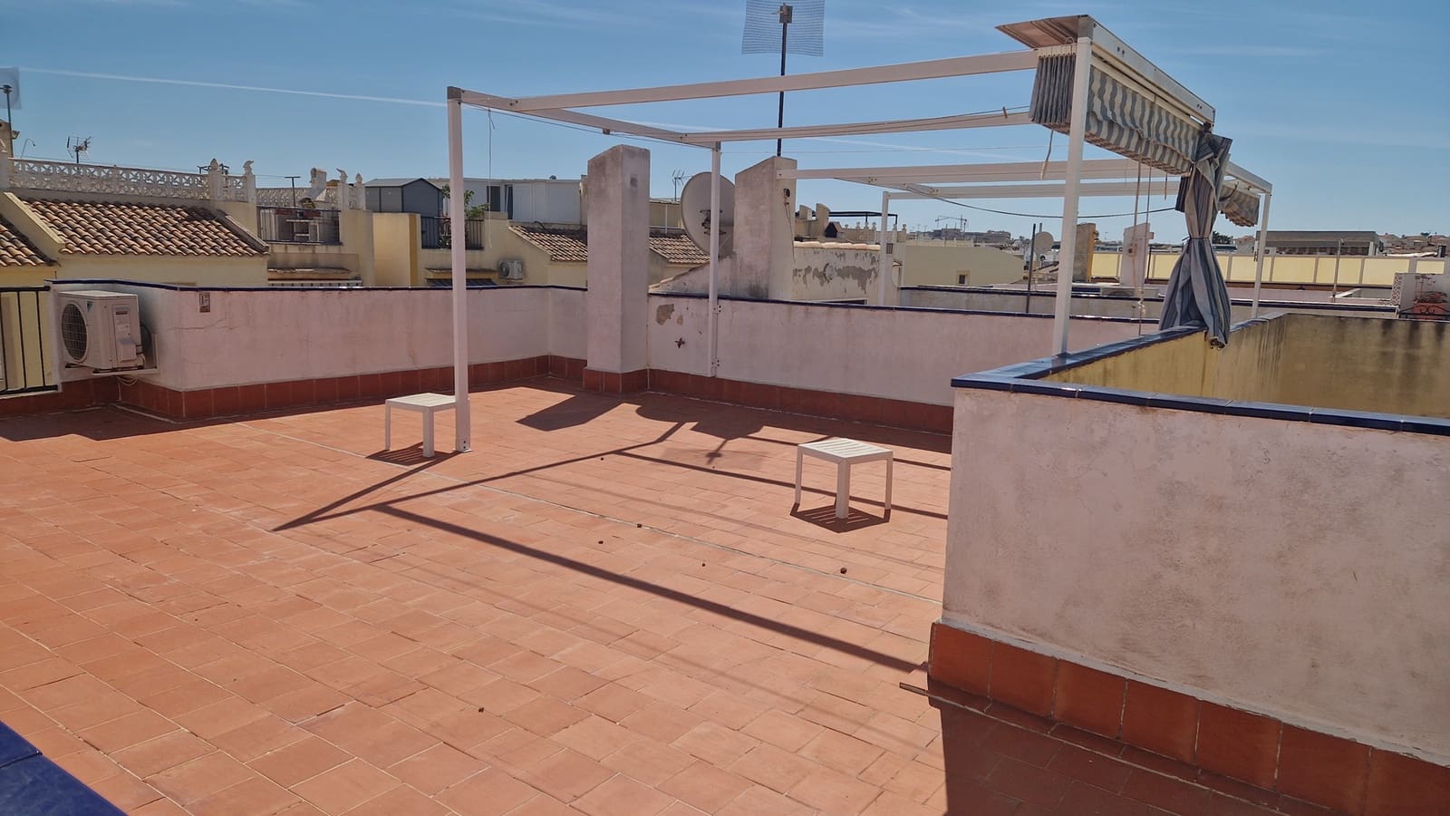 3 quarto Bungalow para venda em Torrevieja com piscina - 130 000 € (Ref: 9895003)