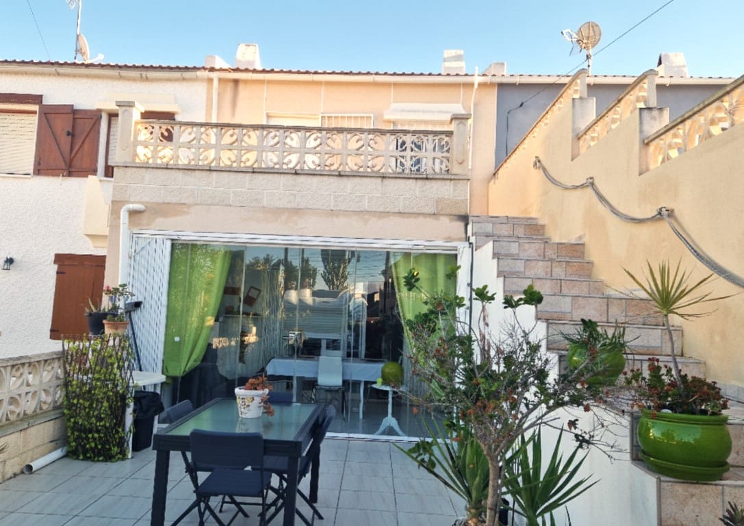 Adosado de 3 habitaciones en Torrevieja en venta con garaje - 169.999 € (Ref: 9895462)