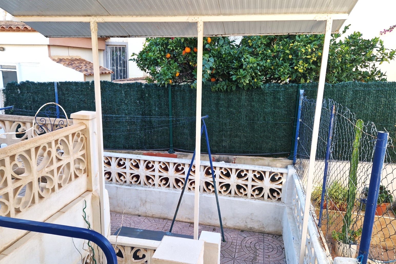 Adosado de 3 habitaciones en Torrevieja en venta con garaje - 169.999 € (Ref: 9895462)