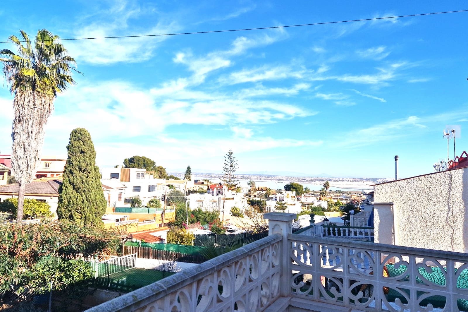 Adosado de 3 habitaciones en Torrevieja en venta con garaje - 169.999 € (Ref: 9895462)