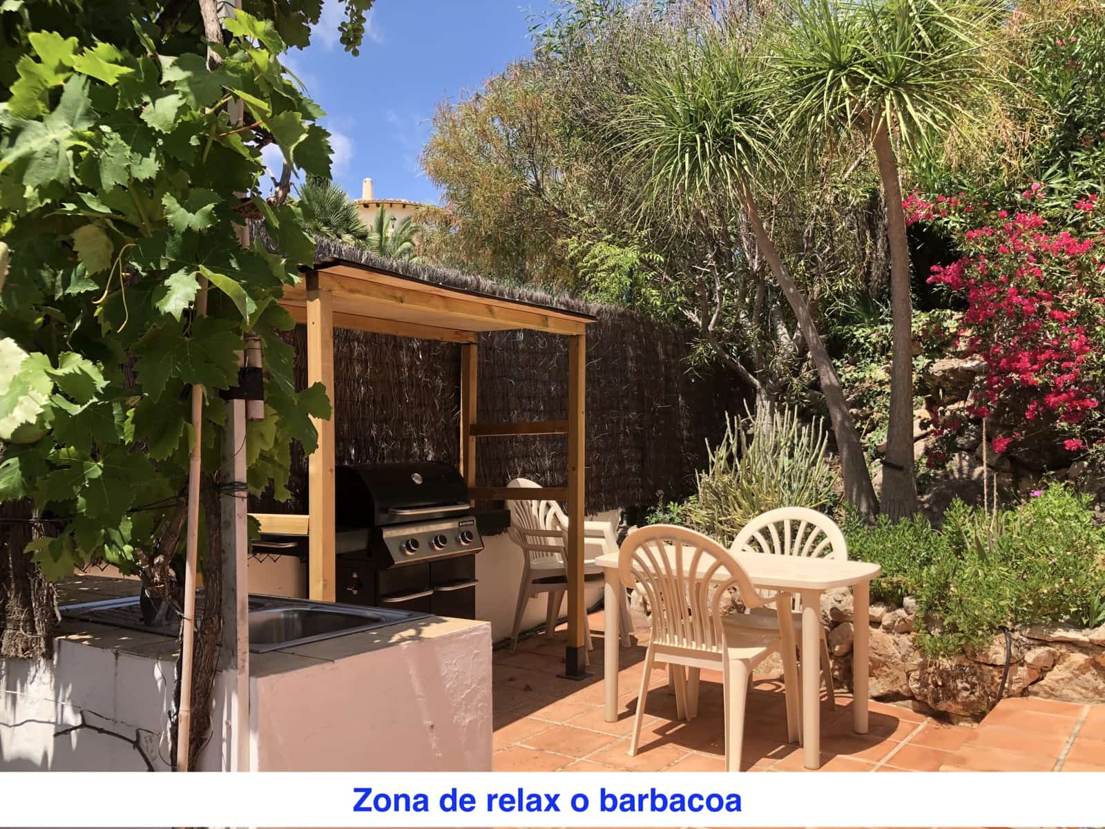 4 bedroom Villa for sale in Denia with pool garage - € 575,000 (Ref: 9893124)