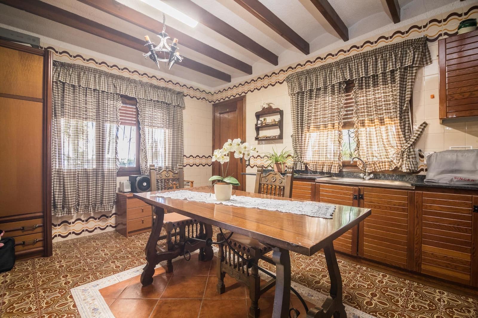 5 bedroom Villa for sale in Elche / Elx with garage - € 448,000 (Ref: 10055621)