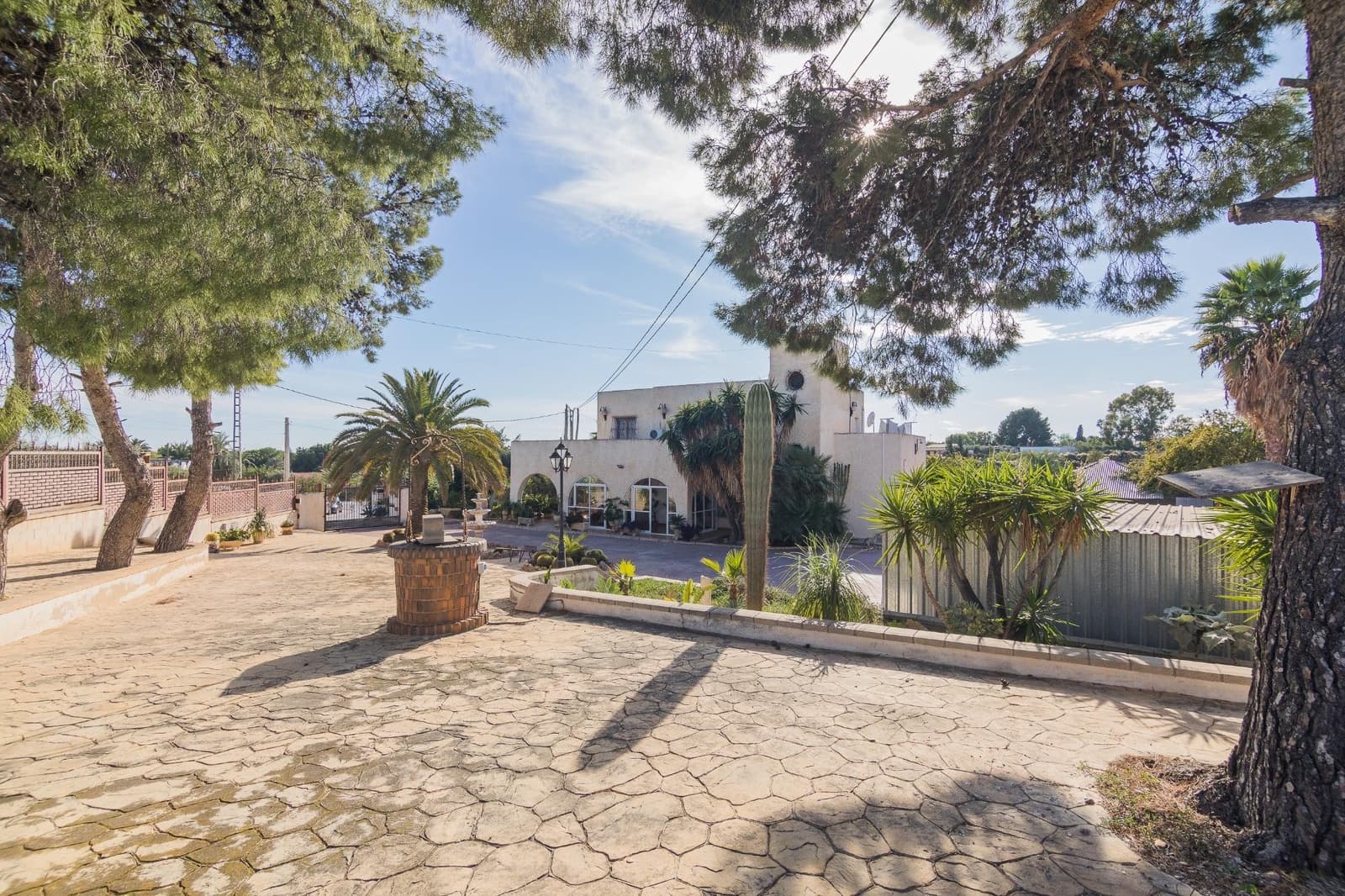 5 bedroom Villa for sale in Elche / Elx with garage - € 448,000 (Ref: 10055621)
