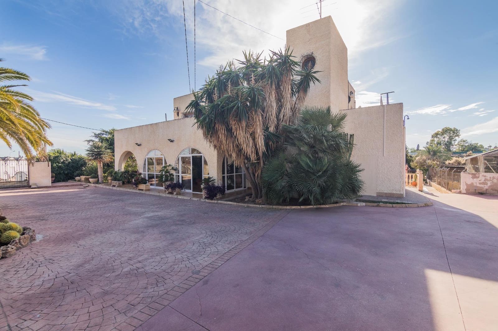 5 bedroom Villa for sale in Elche / Elx with garage - € 448,000 (Ref: 10055621)