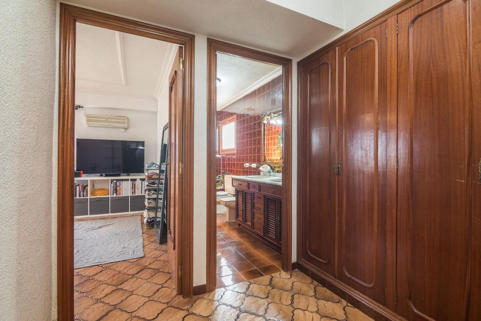5 bedroom Villa for sale in Elche / Elx with garage - € 448,000 (Ref: 10055621)