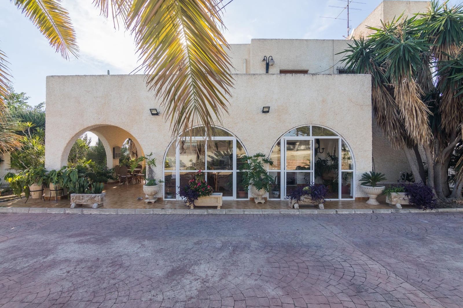 5 bedroom Villa for sale in Elche / Elx with garage - € 448,000 (Ref: 10055621)